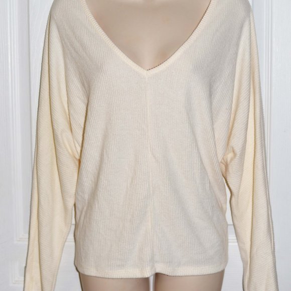 Sweater - Picture 2 of 4